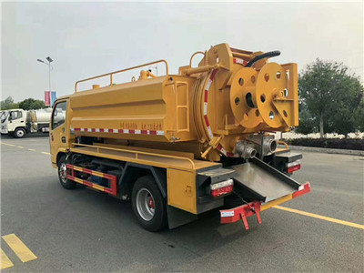 國六東風(fēng)多利卡6方清洗吸污車電源車 高效環(huán)衛(wèi)與應(yīng)急供電的完美結(jié)合